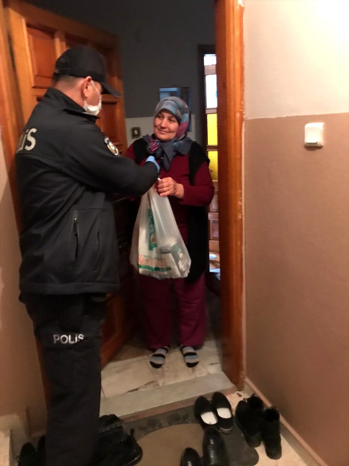 EGM yaşlı ve hasta vatandaşlardan gelen talepleri eksiksiz karşılıyor