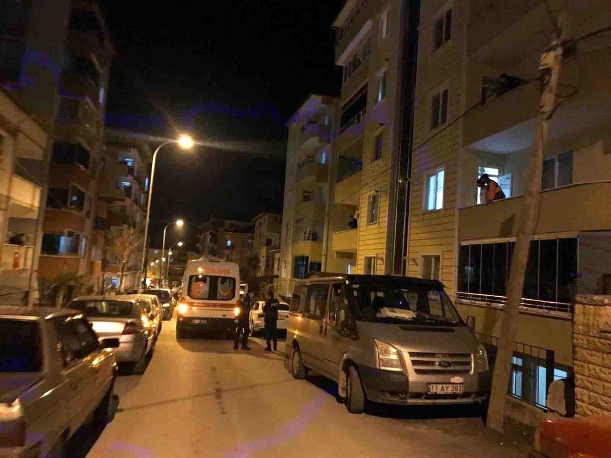 Evde yapılan toplu mevlit polisi alarma geçirdi