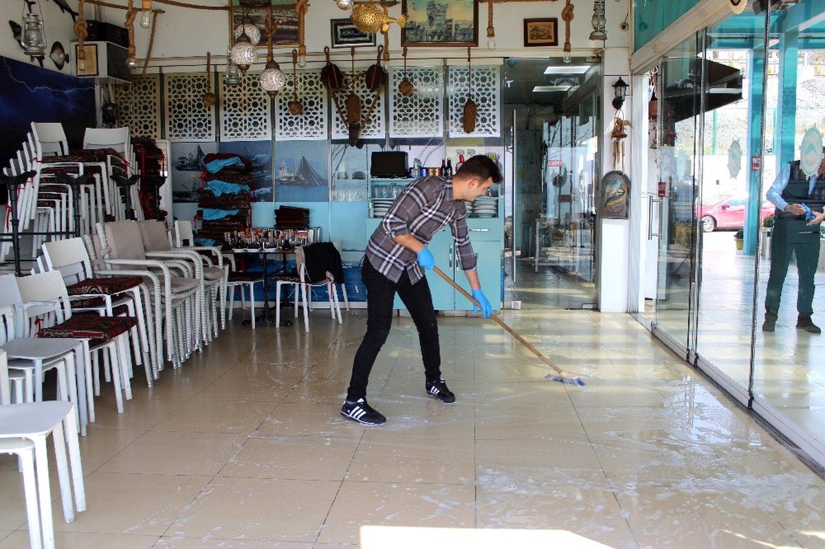 Florya Balık Çarşısı\'ndaki restoranlar paket servisi sistemine geçti