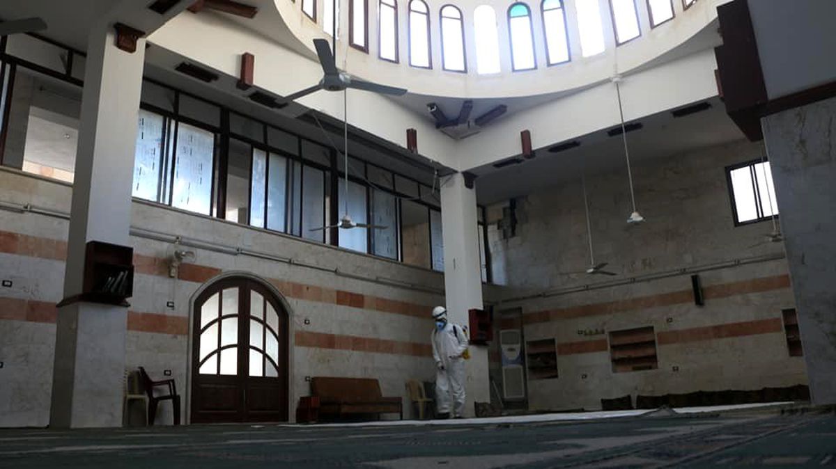 İdlib\'de korona virüse karşı dezenfekte başladı