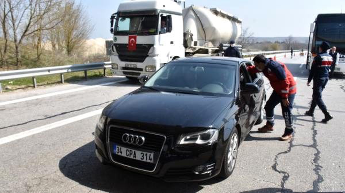 Kapıkule\'de, koronavirüse karşı TIR sürücülerine sıkı denetim