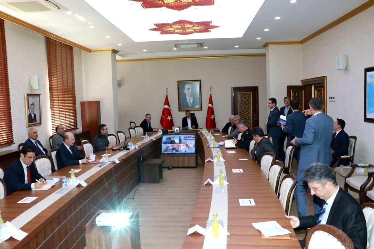 Kırıkkale\'de 65 yaş üstü insanların ihtiyaçları için 40 ekip görevde