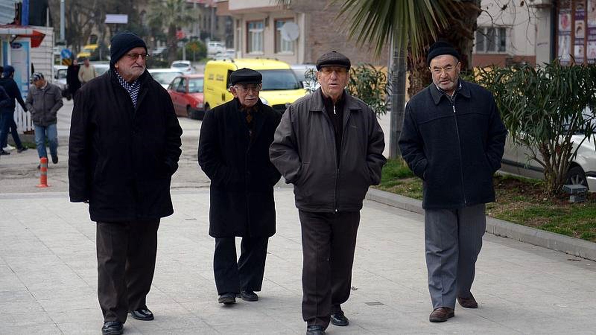 Koronavirüs en çok yaşlıları öldürüyor: Türkiye\'de 65 yaş üstü nüfus oranı kaç? Avrupa\'da durum ne?