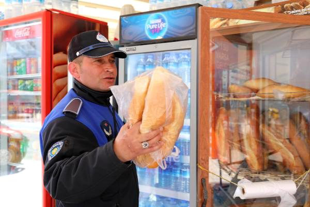 Marmaris\'te ekmek de poşete girdi