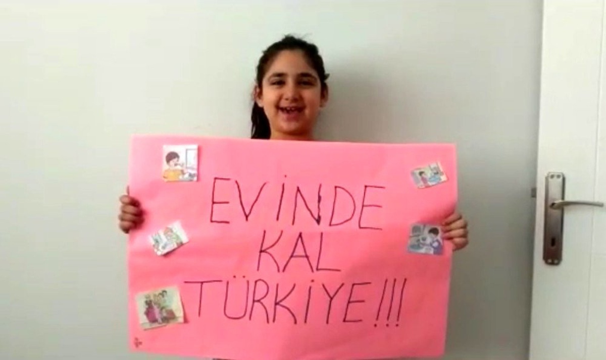 Minik öğrencilerden büyük klip