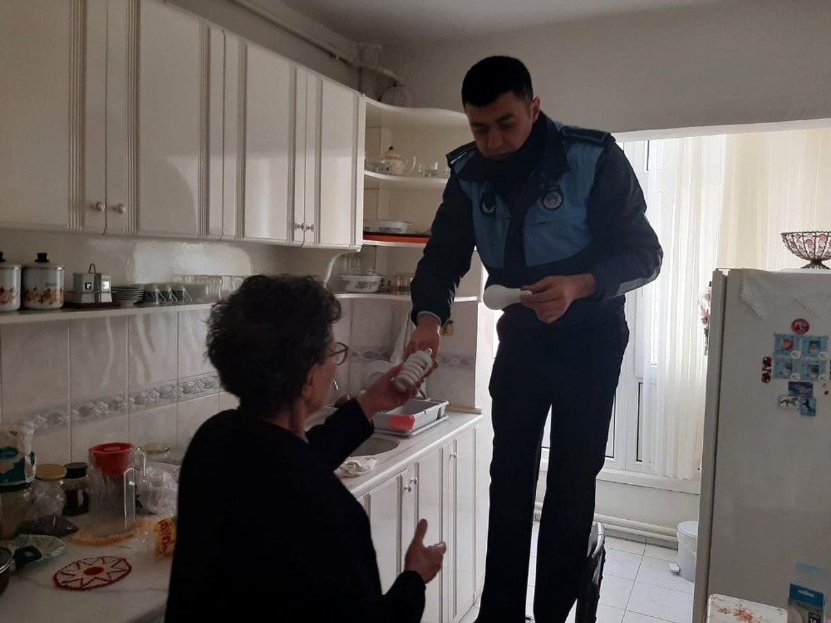 Niğde\'de yaşlılara, bebeği olan ailelere Koronavirüs hizmeti başladı