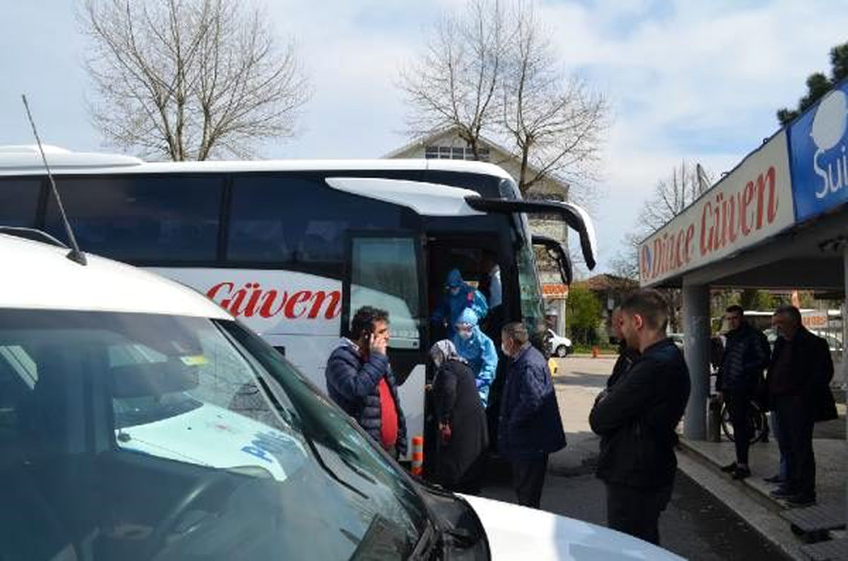 Otobüste rahatsızlanan yaşlı kadın koronavirüs korkusu yaşattı