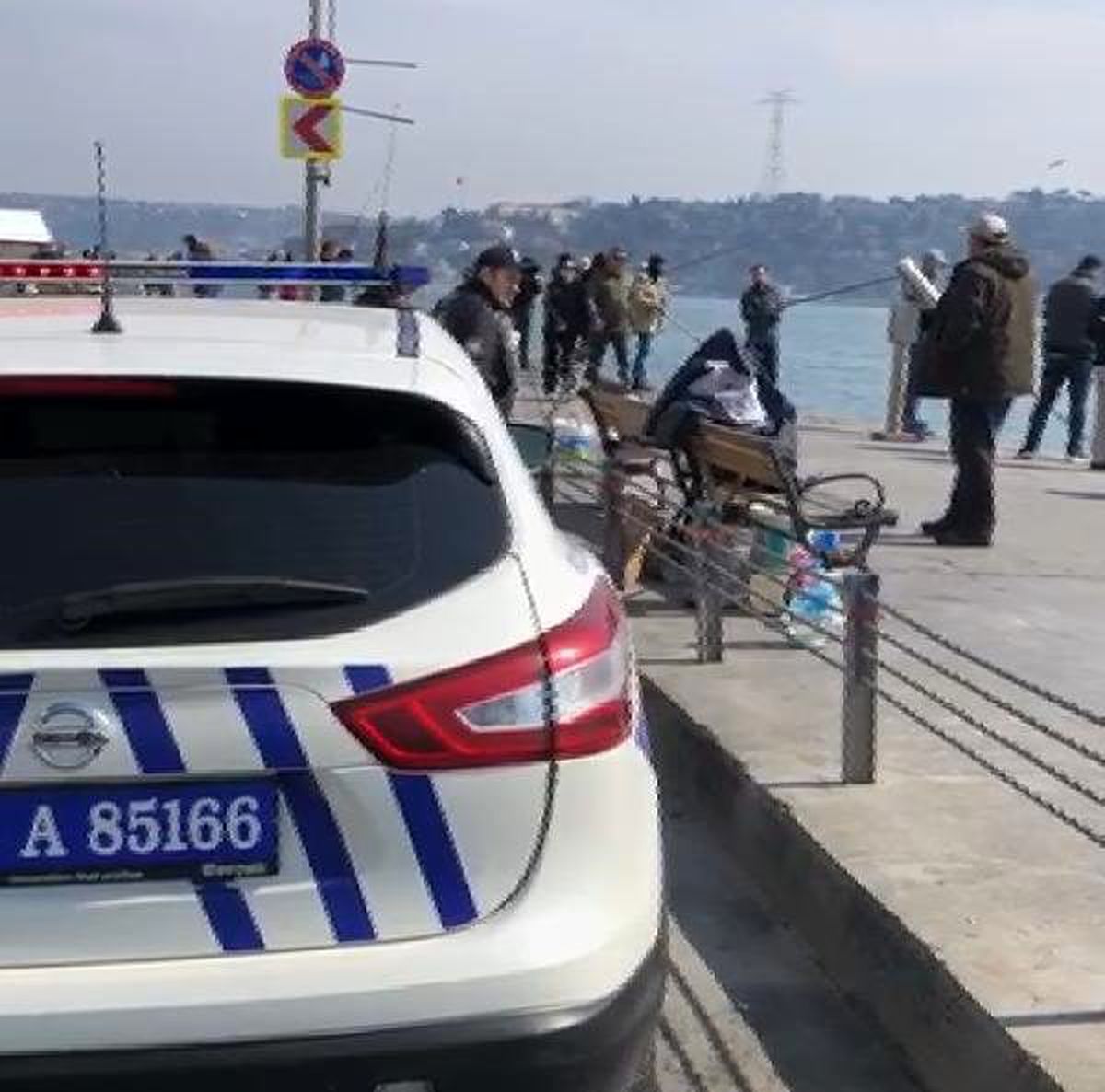 Polis ekiplerinden evde kalmayanlara uyarı anonsları