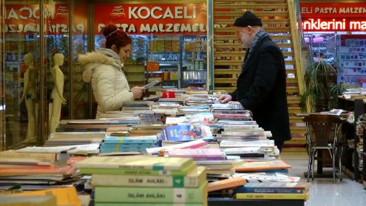 Sahafa gelen her sağlık çalışanına ücretsiz kitap