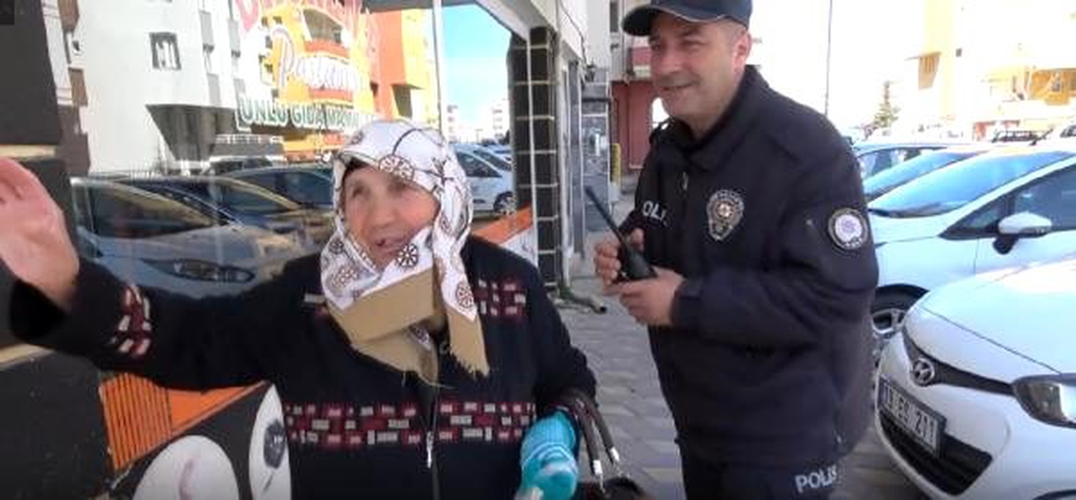 Sokakta polislere yakalanan 73 yaşındaki kadın: Beni çekmeyin