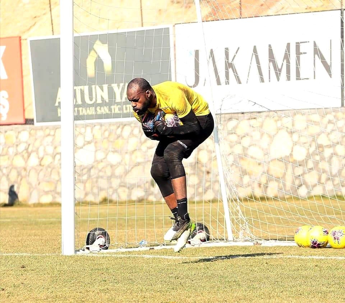 Yeni Malatyasporlu futbolculardan \'Evde kal\' çağrısı