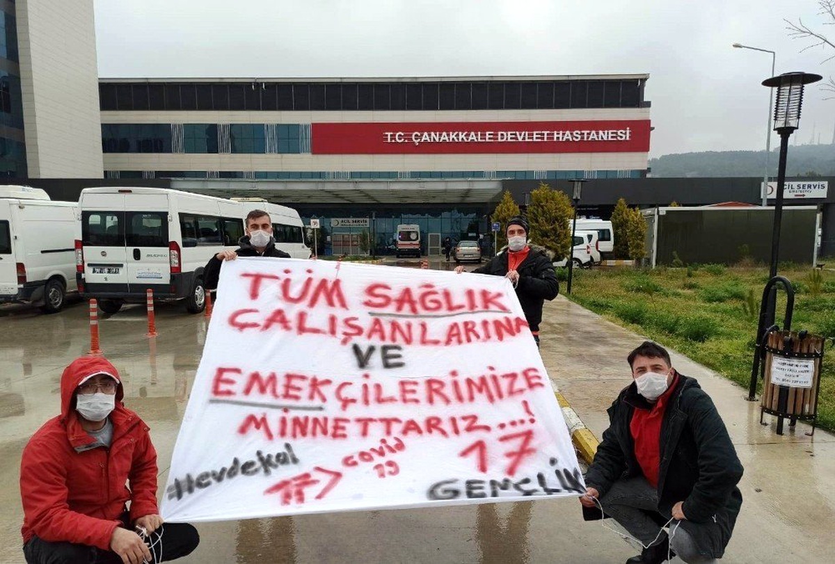 17 Gençlik\'ten sağlık çalışanlarına destek