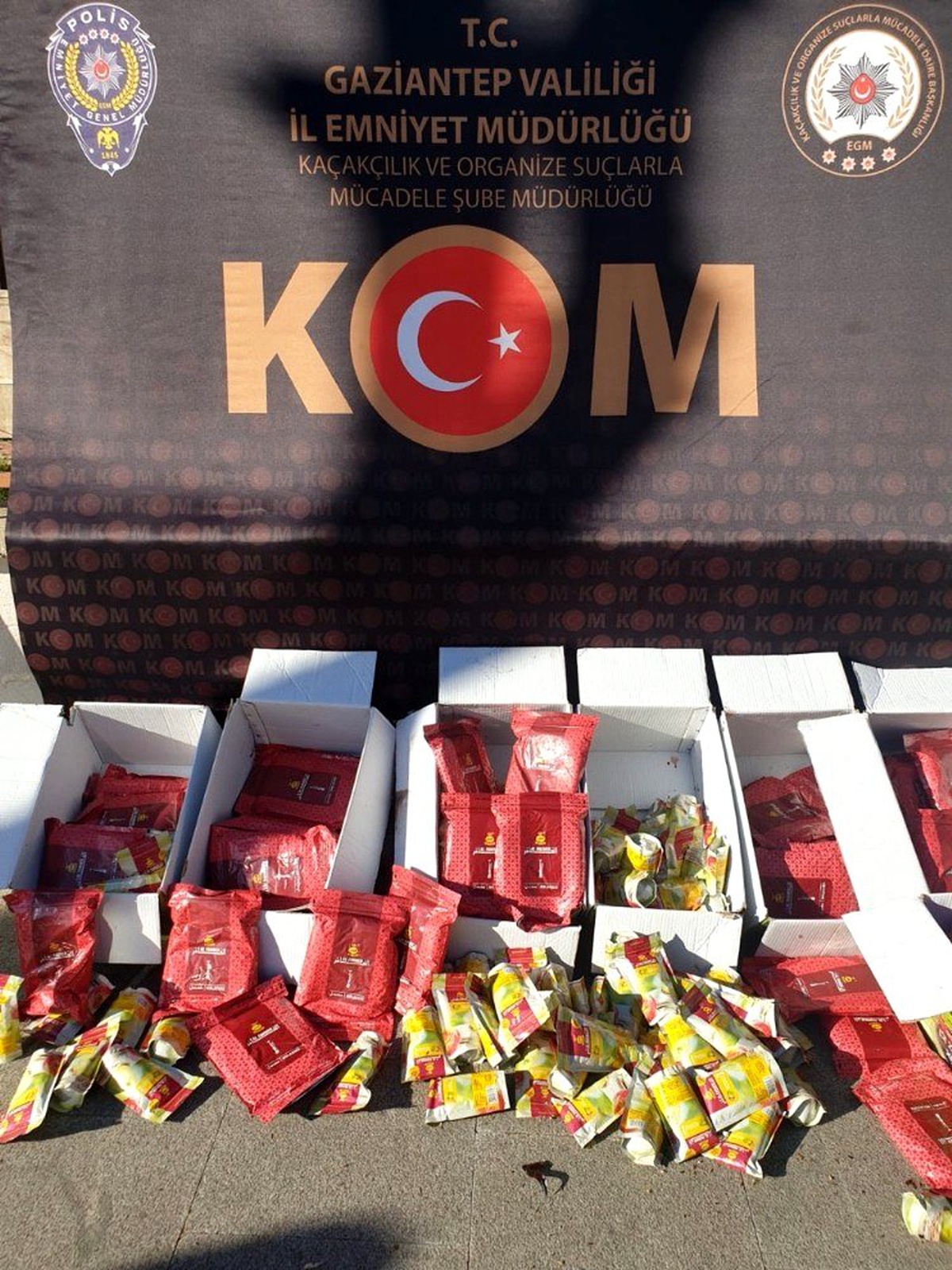 99 kilo gümrük kaçağı nargile tütünü ele geçirildi