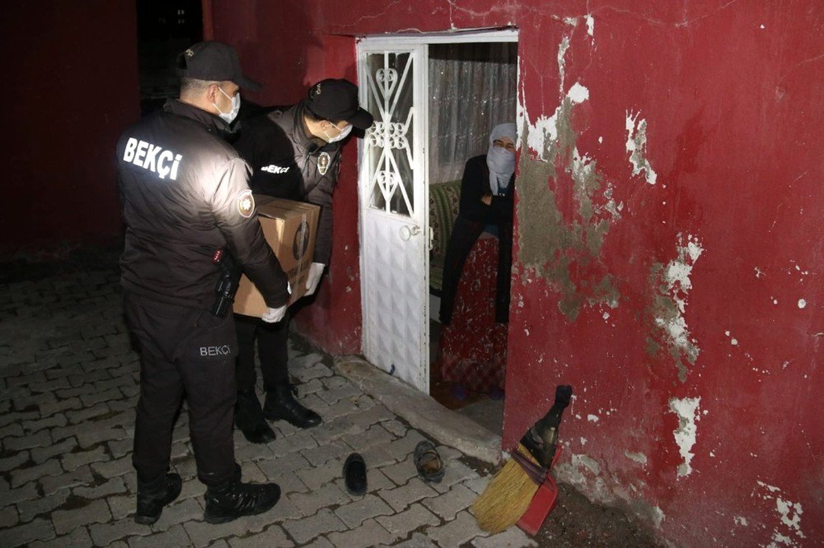 Ağrı\'da yaşlı kadının imdadına Gece Kartalları yetişti