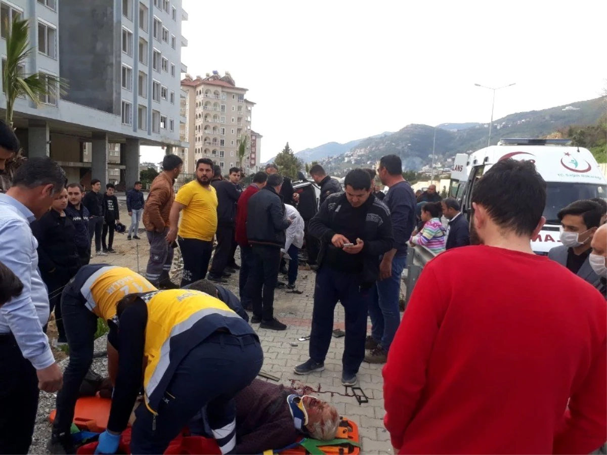 Alanya\'da feci kazada baba öldü, oğlu yaralandı