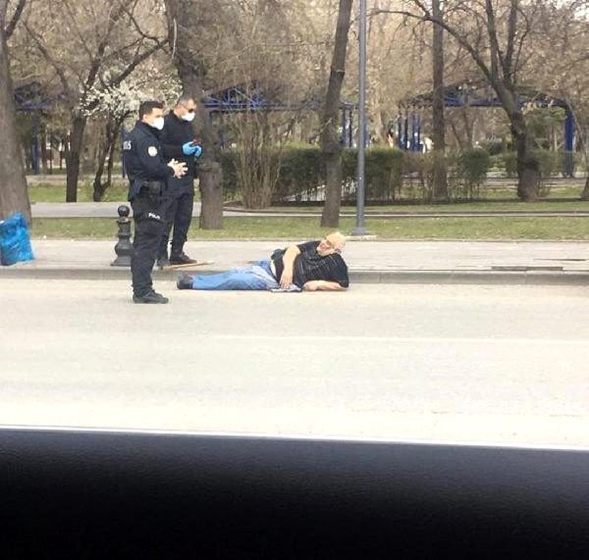 Ankara\'da yasağı ihlal eden vatandaş, eve gitmemek için yola uzandı