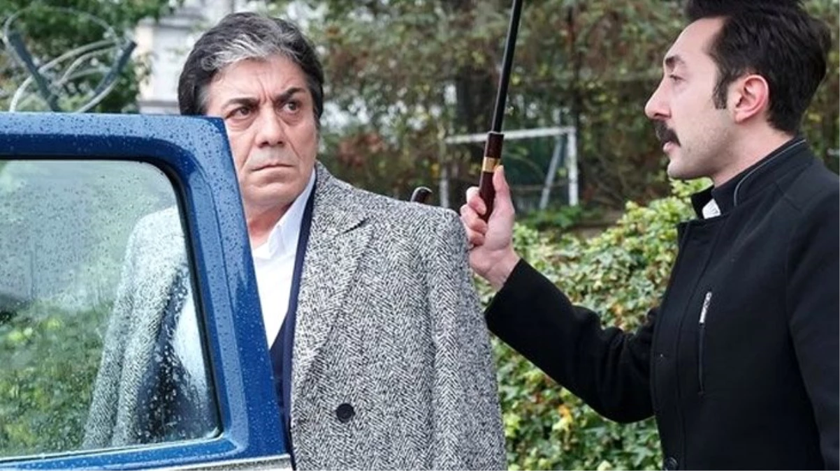 Annesini kaybeden oyuncu Orhan Aydın, virüs nedeniyle cenaze töreninde önlem aldı