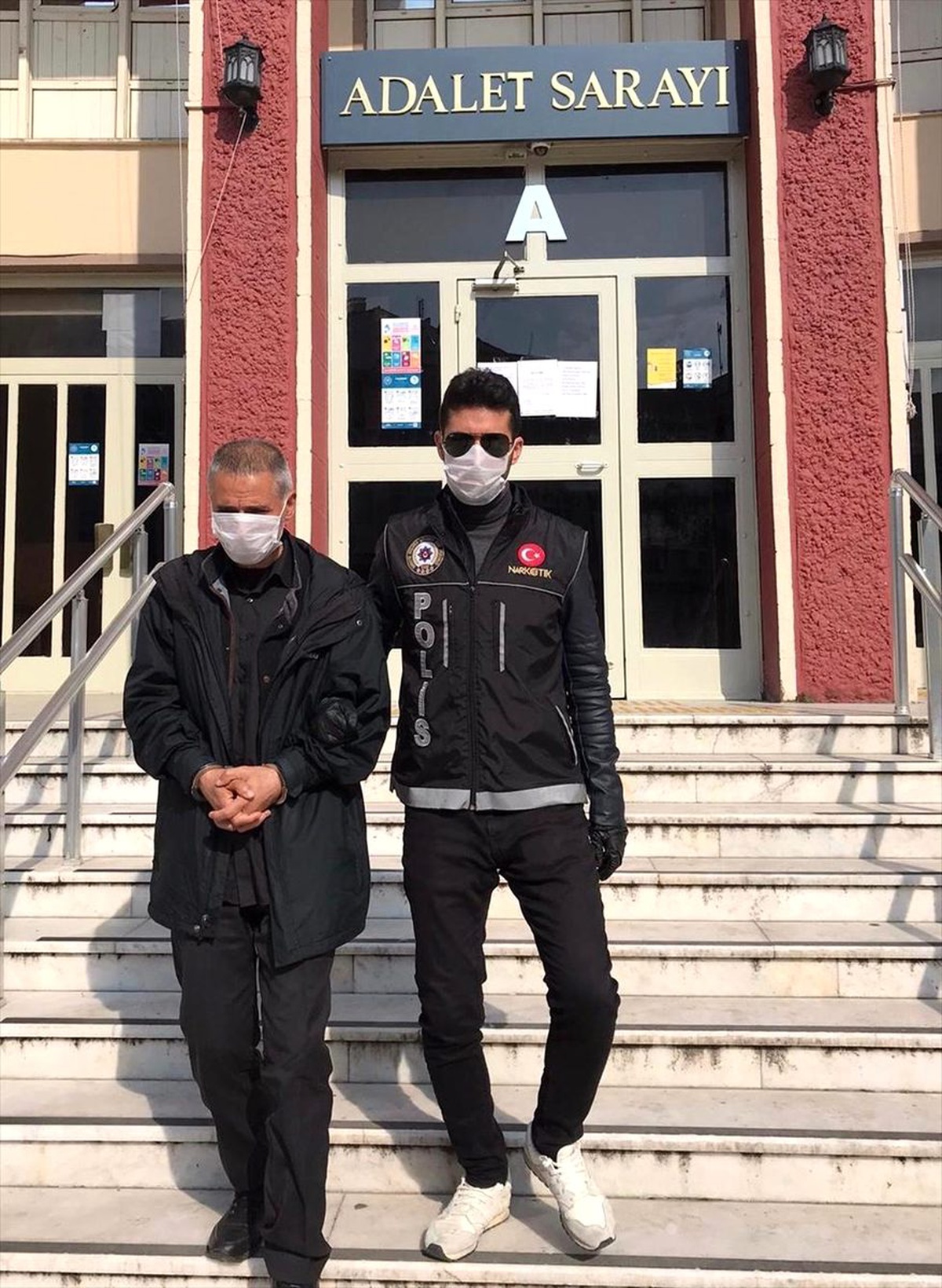 Aydın\'da aracında 6 kilogram esrar bulunan kişi tutuklandı