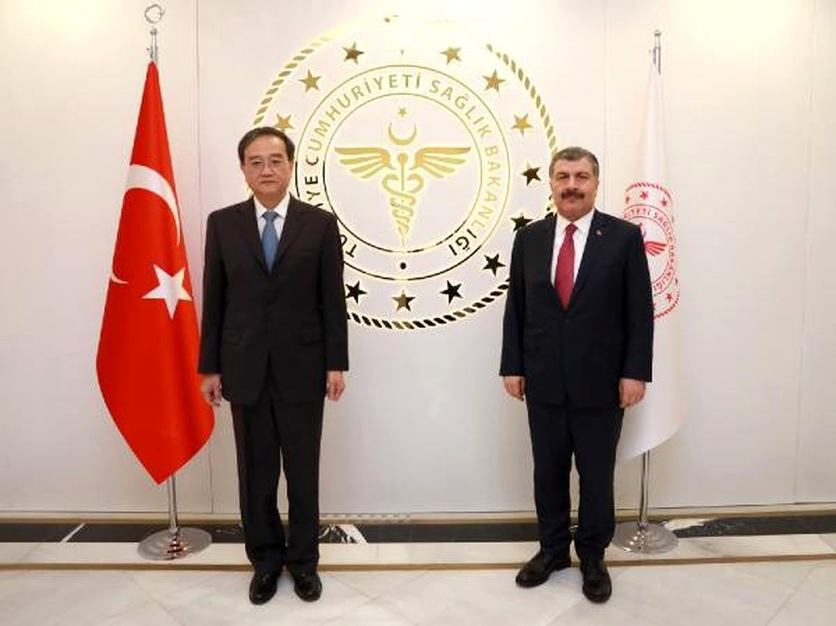 Bakan Koca, Çin Ankara Büyükelçisi Deng Li ile görüştü
