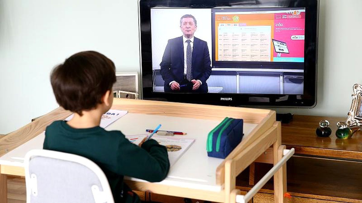 Bakan Selçuk: EBA TV\'deki görüntüleri ben de onaylamıyorum