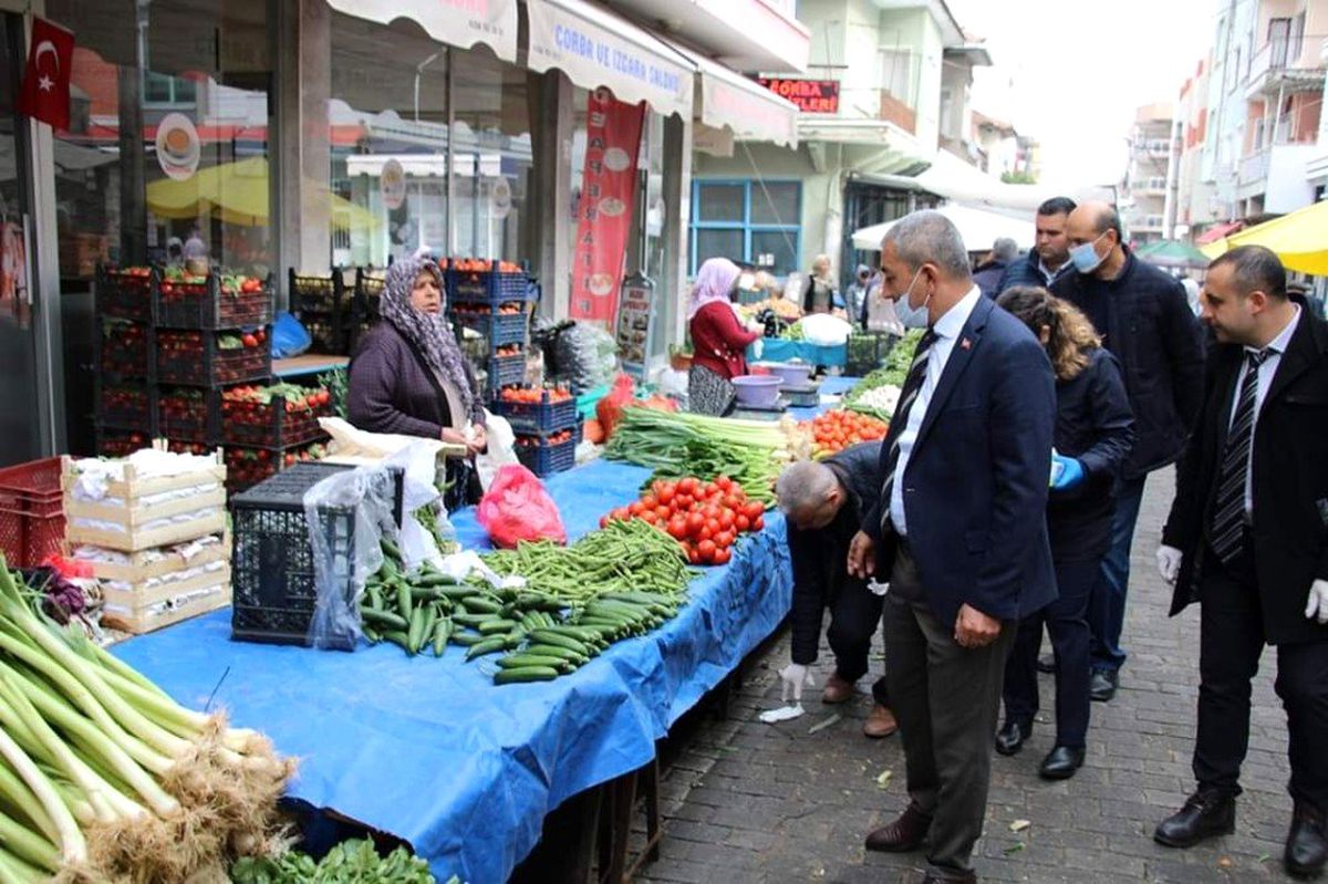 Başkan Kaplan, pazaryerinde Korona virüs önlemlerini denetledi