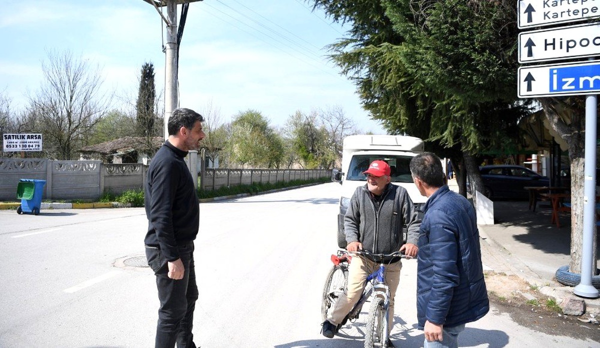 Başkan Kocaman vatandaşları bizzat bilgilendiriyor