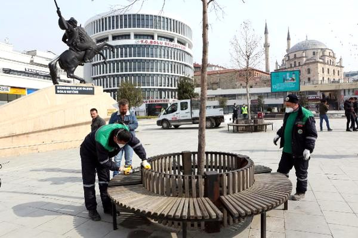 Bolu\'da banklar kaldırıldı, sabit olanlara file çekildi