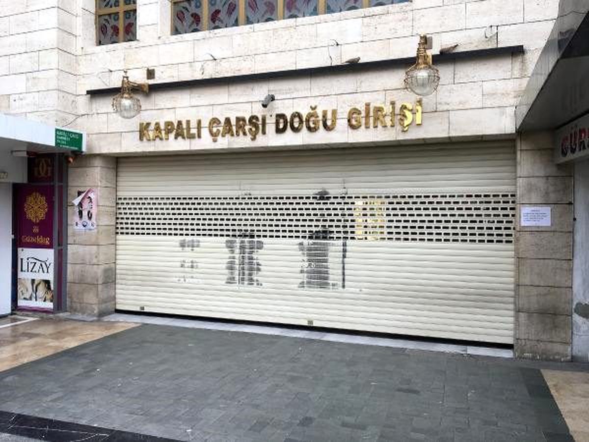 Bursa\'da Kapalı Çarşı esnafı bir hafta dükkanlarını kapattı