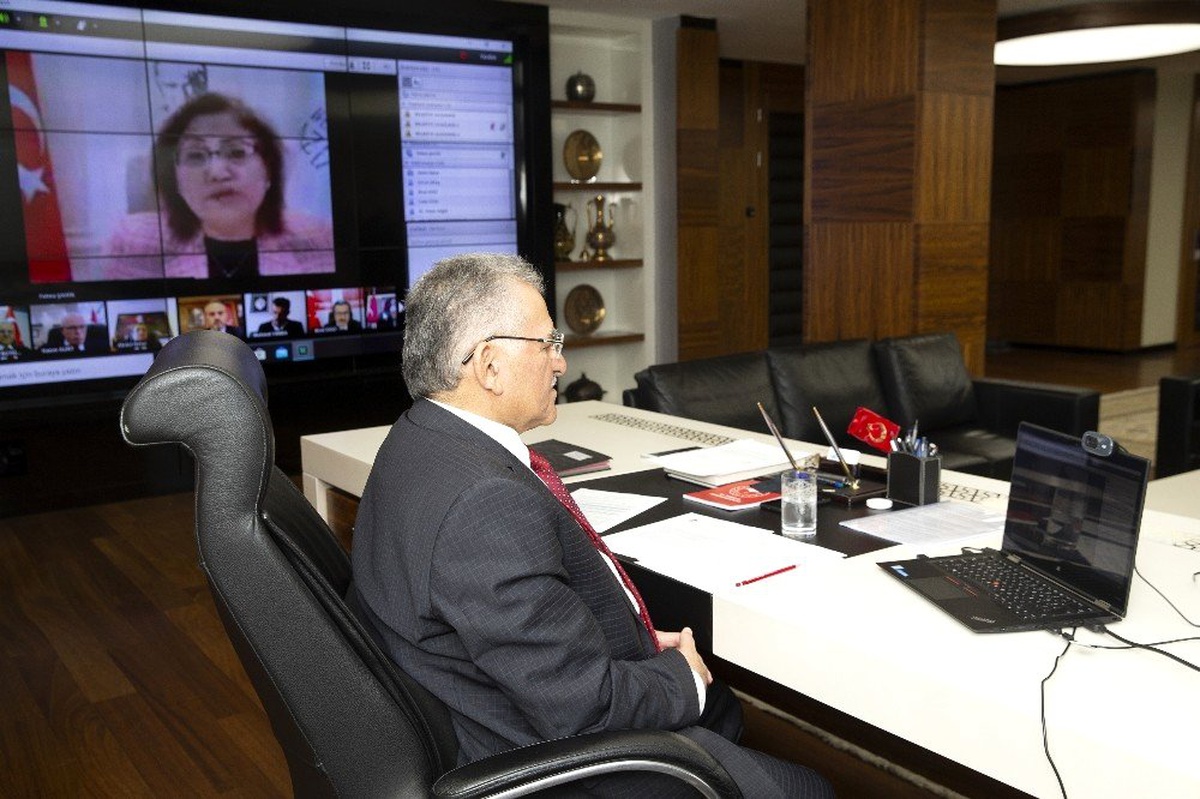 Büyükkılıç, TBB Encümeni\'ne telekonferansla katıldı