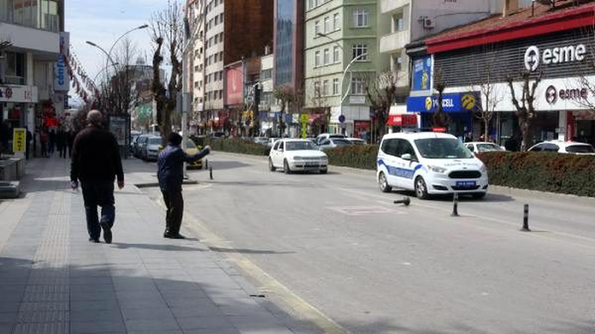 Çorum\'da 65 yaş ve üzeri kişileri polis evlerine götürdü