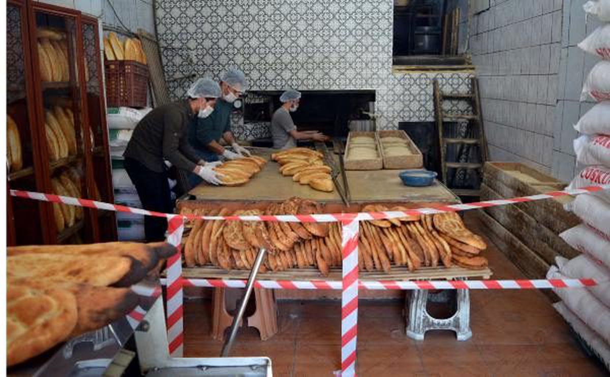 Ercişli fırıncıdan şeritli koronavirüs önlemi