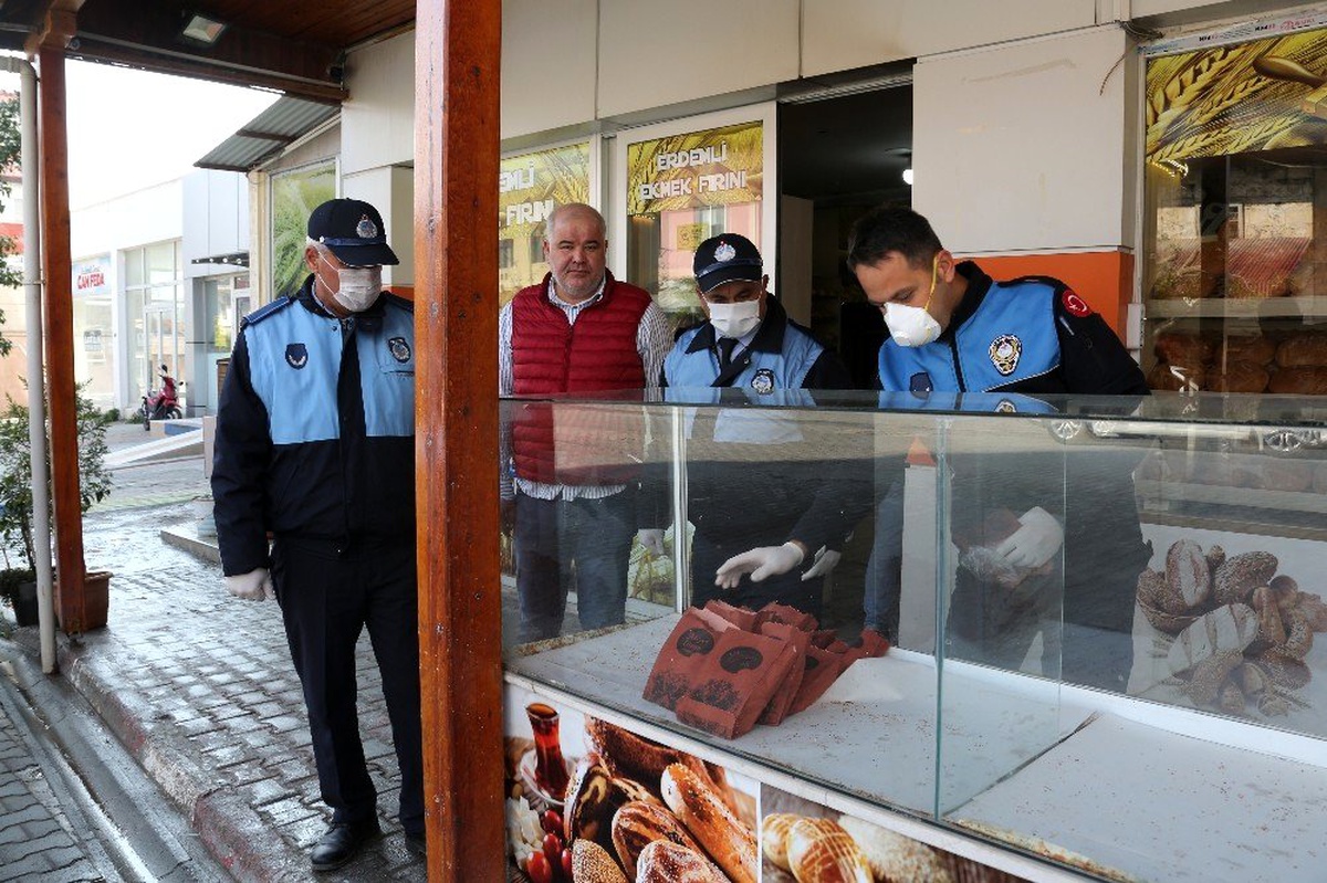 Erdemli\'de fırın ve bakkallarda ambalajlı ekmek denetimi