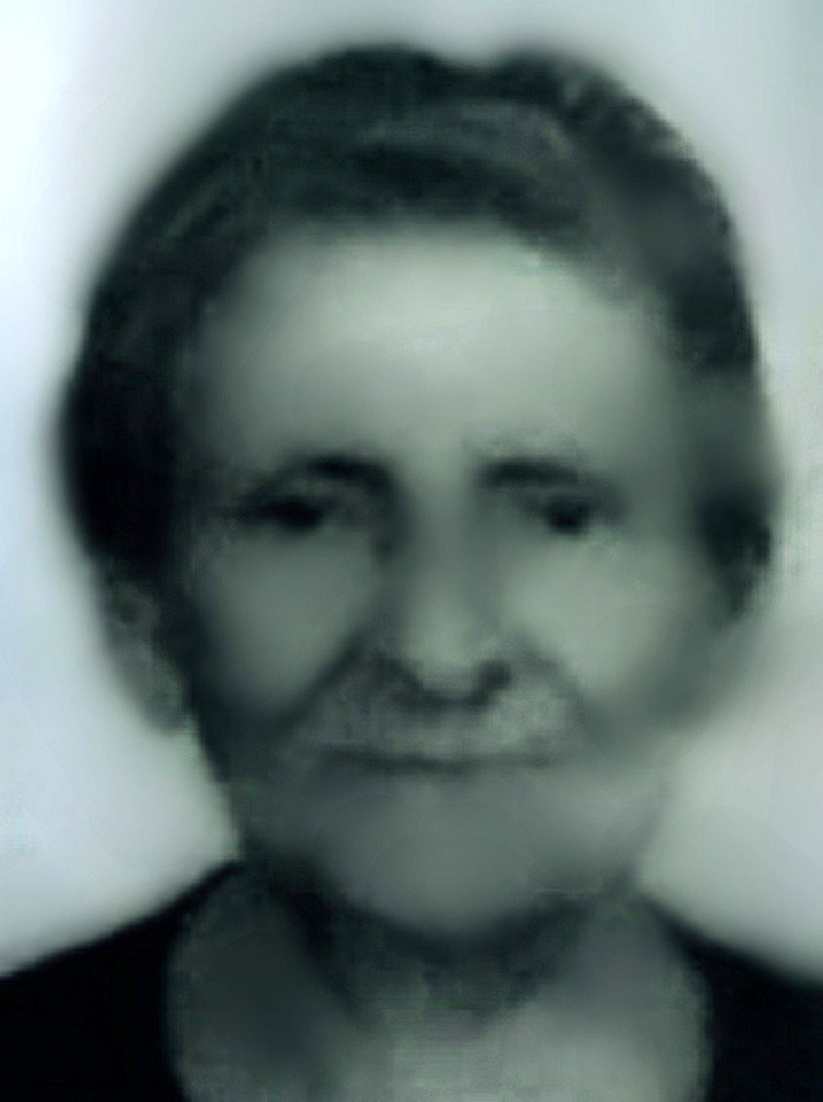 Evde düşen yaşlı kadın hayatını kaybetti