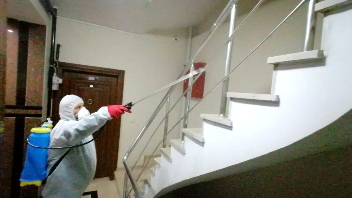 Eyüpsultan\'daki apartmanlar tek tek dezenfekte edildi