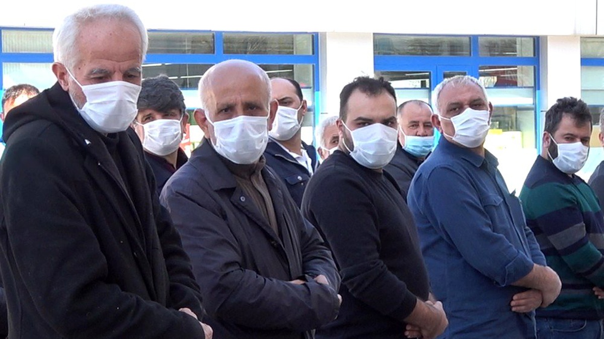 Gazi cenazesinde maske hassasiyeti