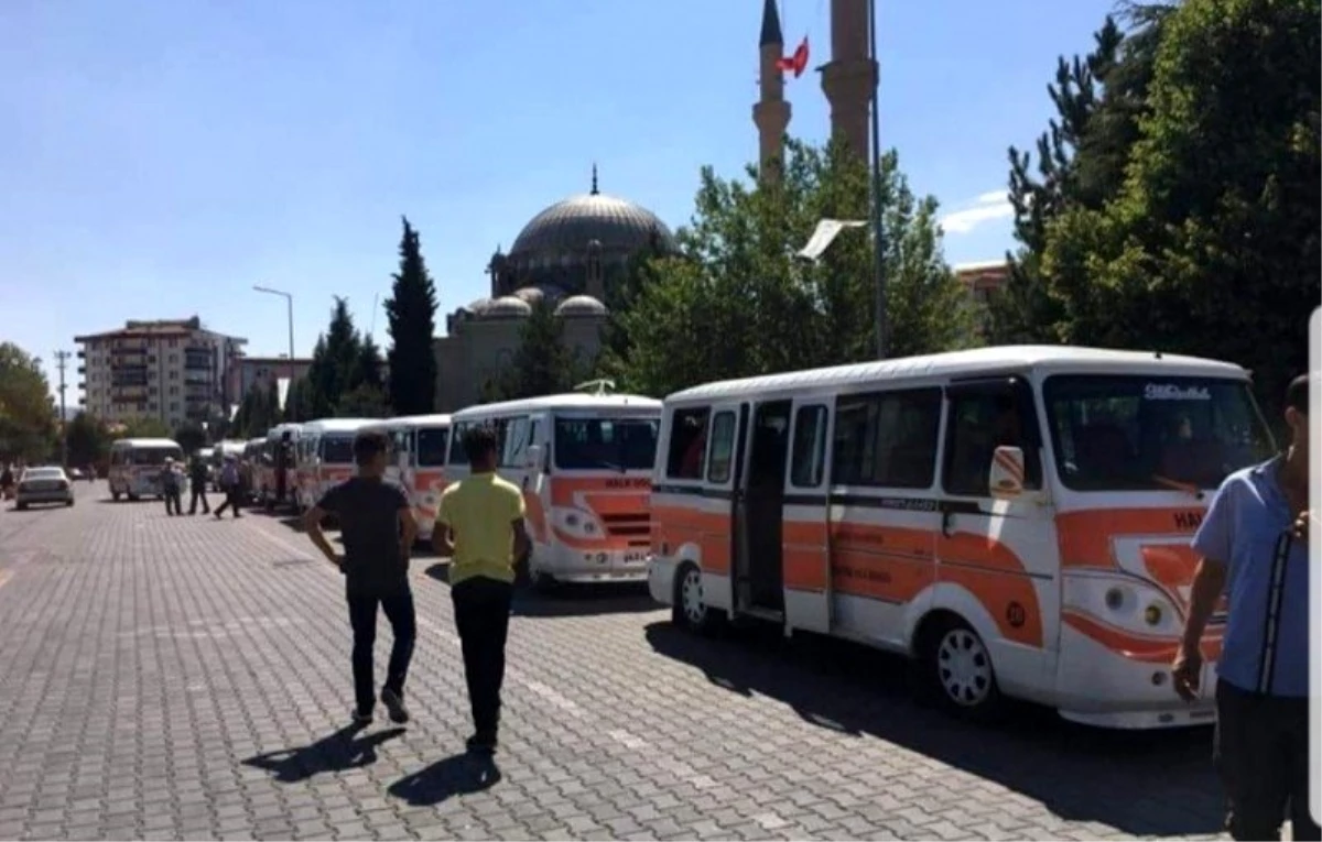 Gediz\'de sağlık çalışanlarına halk minibüsü seferleri ücretsiz