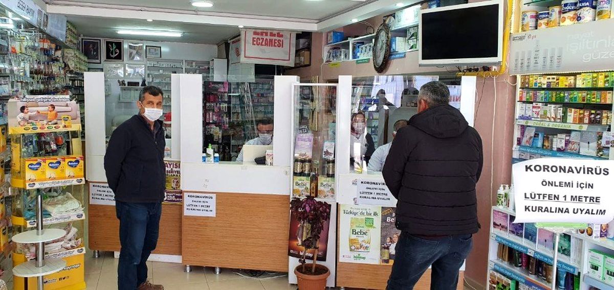 Gölbaşı\'nda eczanelerde korona virüsü önlemi