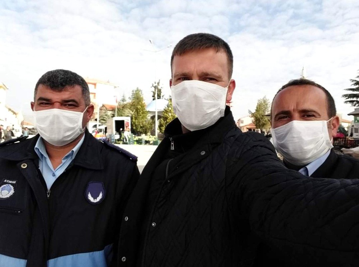 Günyüzü Belediye personeli sosyal medya üzerinden alkış istedi