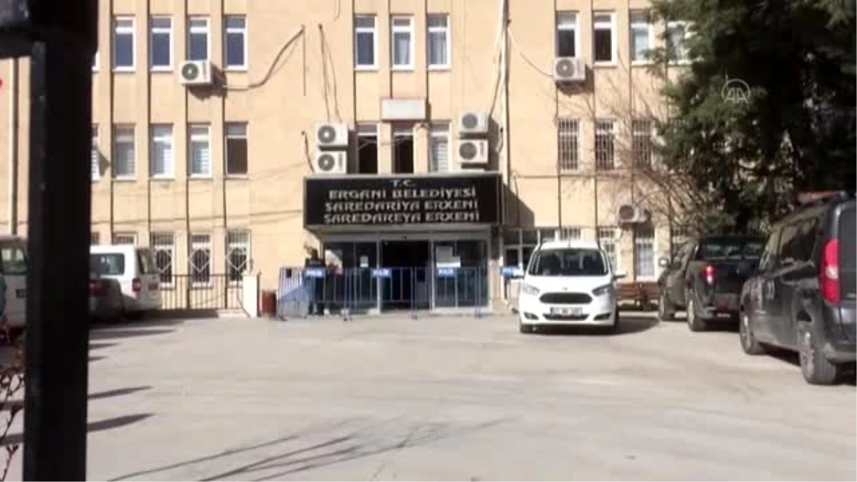 HDP\'li belediye başkanlarına terör gözaltısı - Ergani Belediyesi