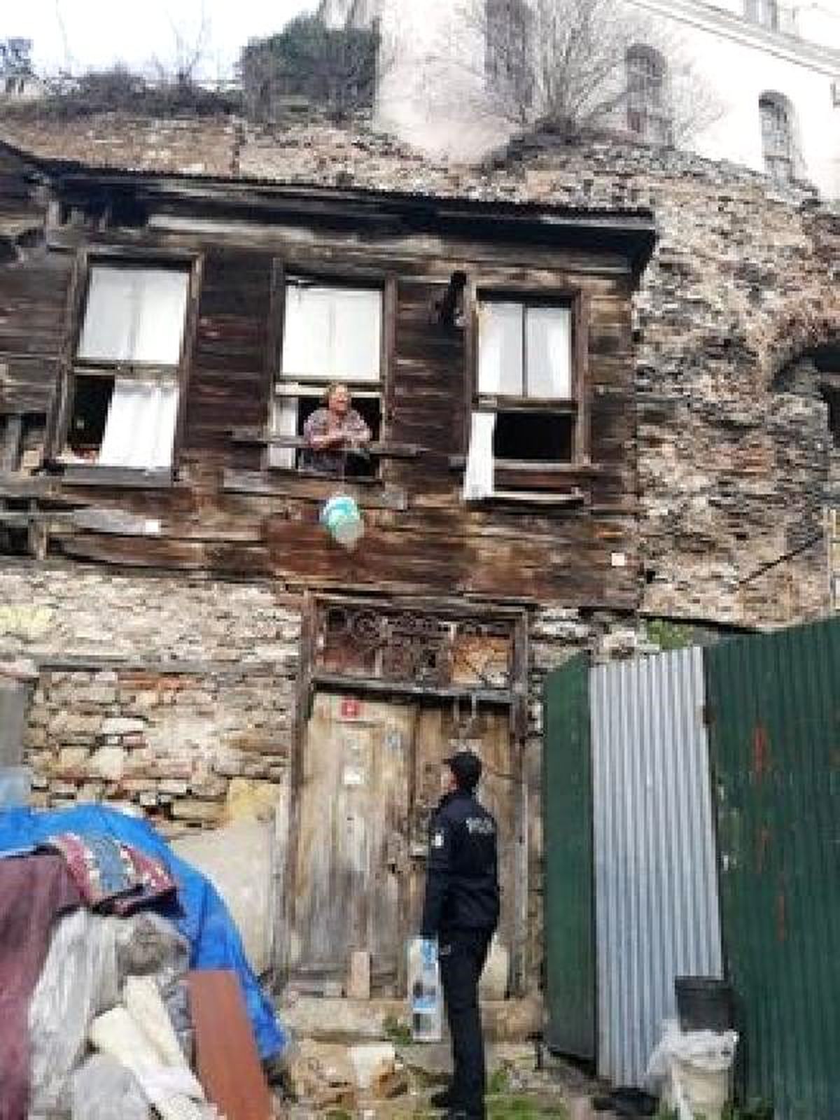 İstanbul\'da "vefa hatları" devrede: 65 yaş ve üstünün talepleri böyle karşılanıyor