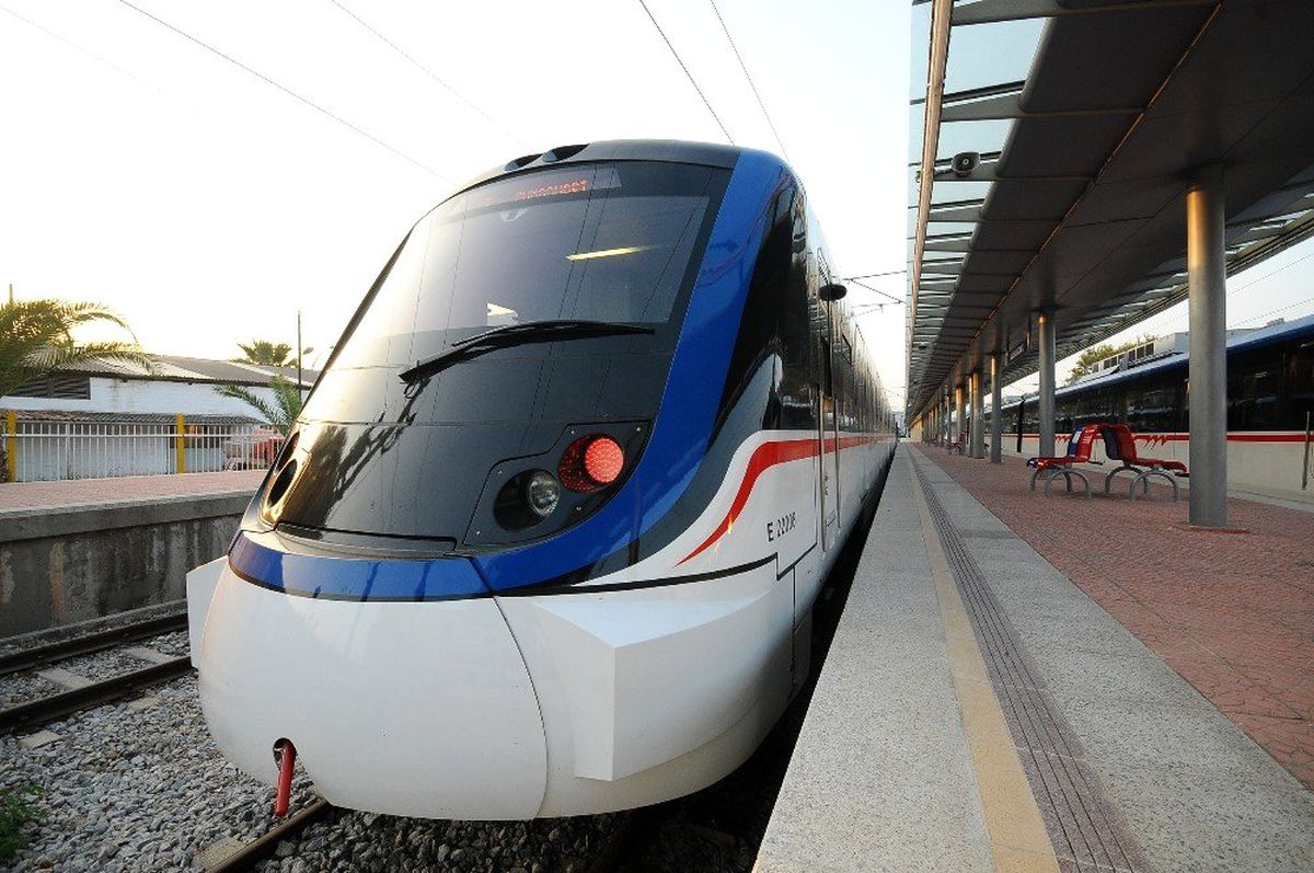 İzmir\'de toplu taşıma kullanımı hafta sonu yüzde 77 azaldı