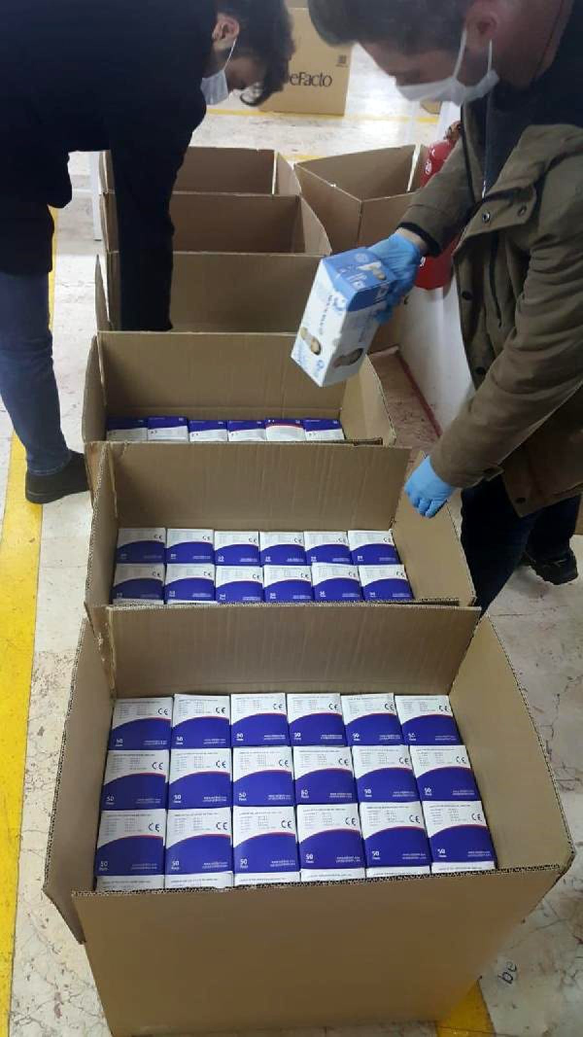 Kaçak maske üretimi operasyonu; 25 bin maske ele geçirildi