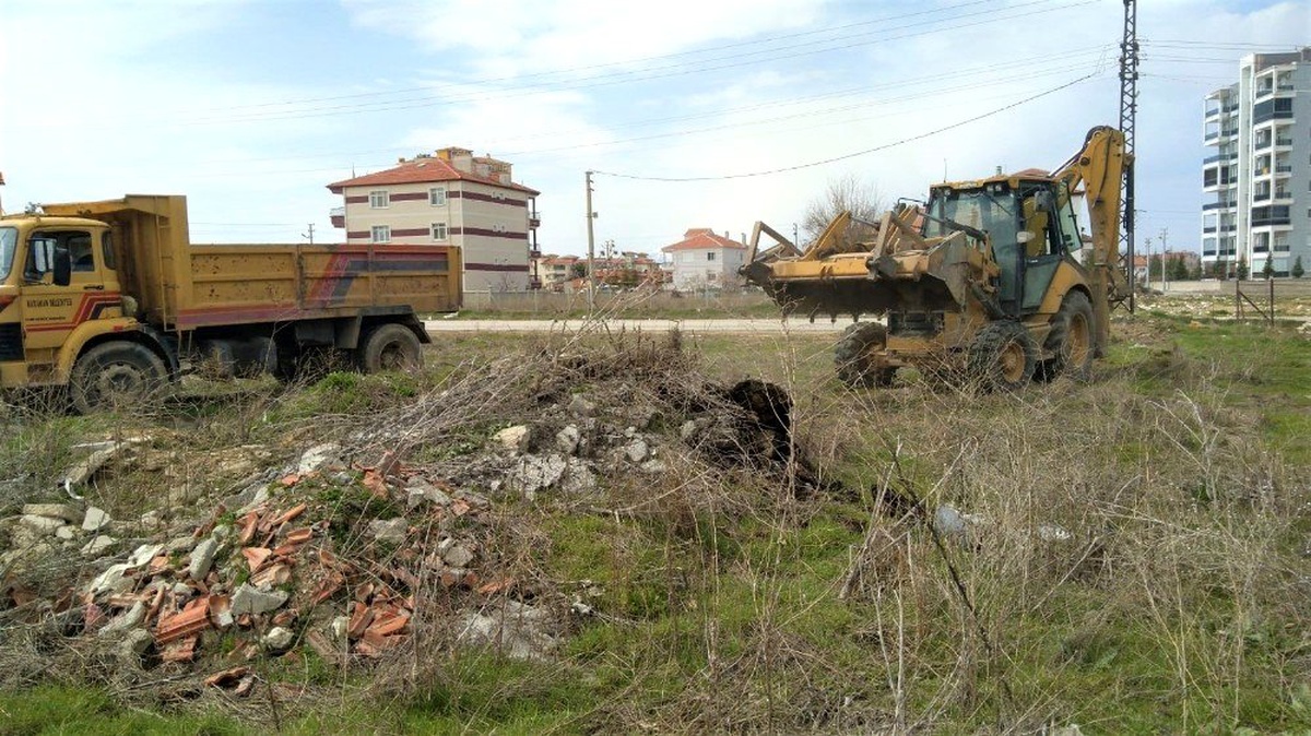 Karaman Belediyesi dezenfekte ve rutin çalışmalara devam ediyor