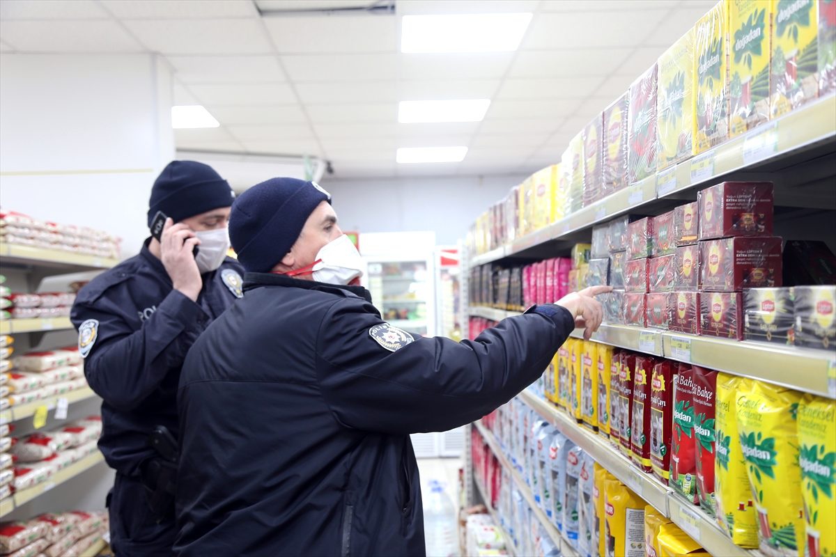 Kıbrıs gazisinin market alışverişini polis yaptı