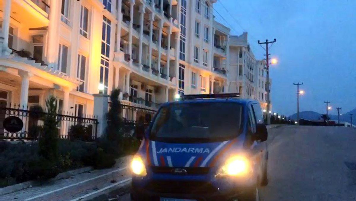 Kocaeli\'de anonslarla vatandaşlara "Evde kal" çağrısı yapılıyor