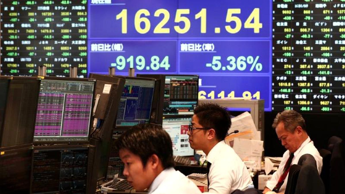 Koronavirüs salgını: Küresel piyasalar haftaya negatif başladı