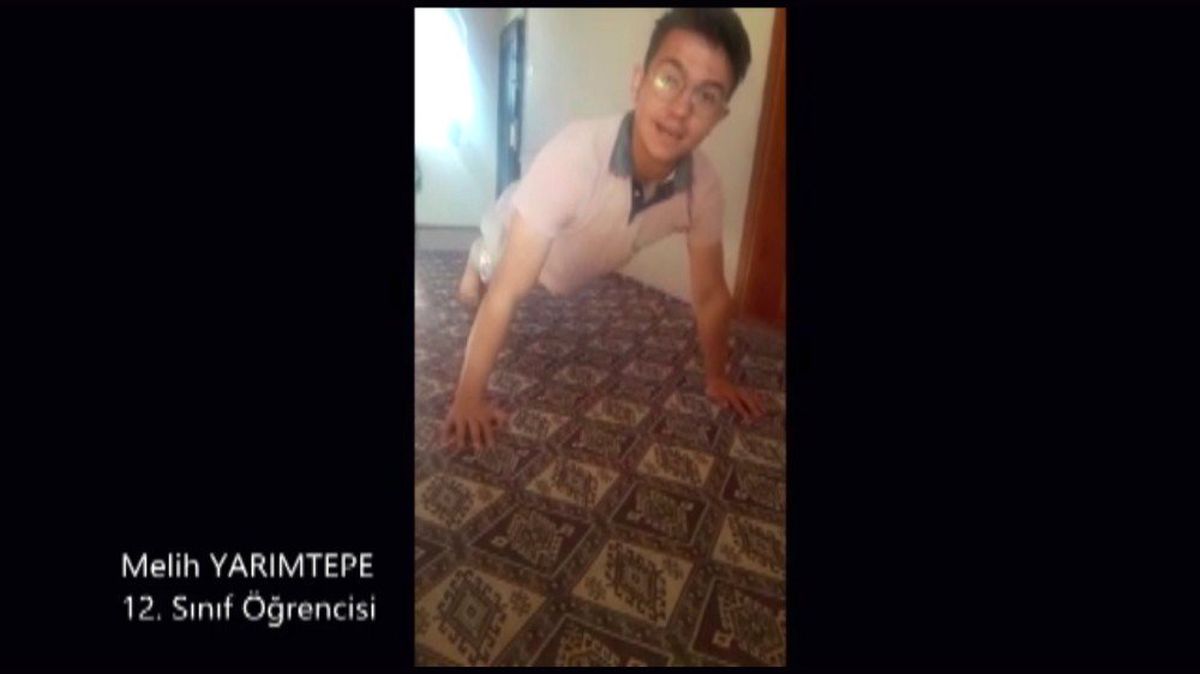 Liseli öğrencilerden \'Evde Kal\' videosu