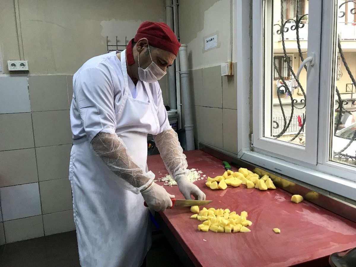 Maltepe\'de 65 yaş üstü vatandaşlara sıcak yemek desteği