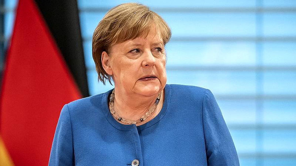 Merkel\'in Covid-19 testi negatif çıktı ancak Alman Başbakan karantinada kalmaya devam edecek