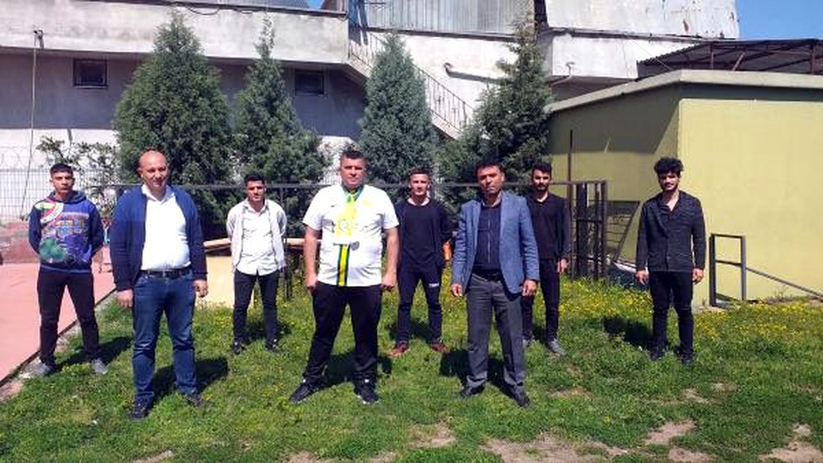 Osmaniyesporlu taraftarlar, yaşlılara hizmet için ekip kurdu